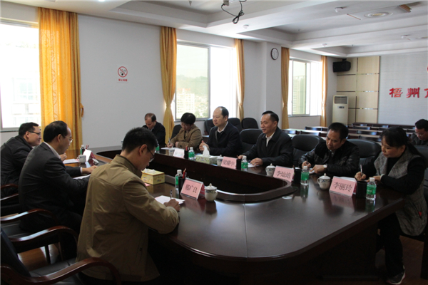 市委常委、組織部部長(zhǎng)張惠強(qiáng)到市總工會(huì)調(diào)研