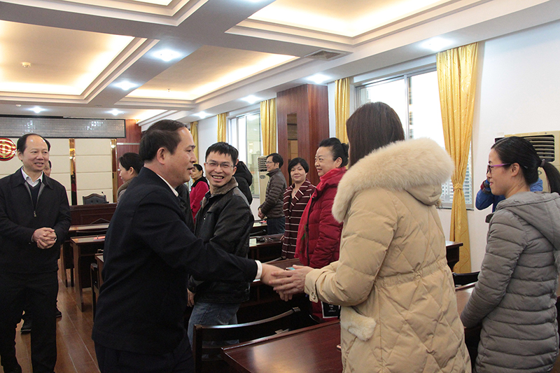 梧州市委書記全桂壽春節(jié)給市總工會(huì)干部職工拜年