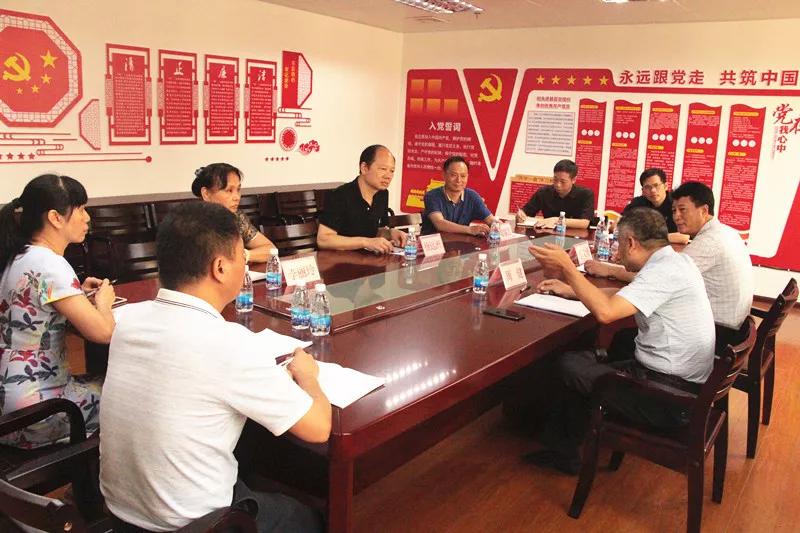 自治區(qū)總工會(huì)副主席周健到我市調(diào)研企業(yè)民主管理工作