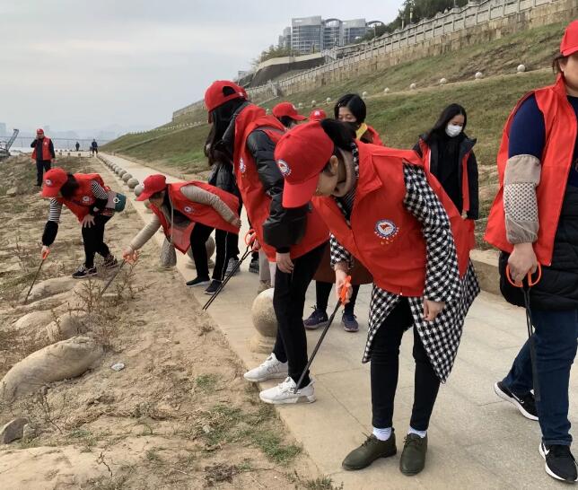 梧州市總工會組織開展“美麗家園”環(huán)保新春文明實踐志愿服務(wù)活動