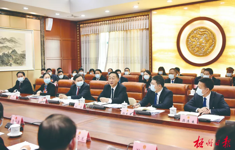 順流而下立潮頭，溯流而進(jìn)爭(zhēng)上游！劉寧參加梧州市代表團(tuán)審議
