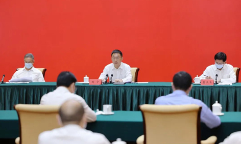 自治區(qū)黨委召開學習貫徹習近平總書記在慶祝中國共產(chǎn)主義青年團成立100周年大會上的重要講話精神座談會