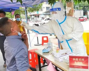 【“工”同抗疫 “會”聚力量】白衣執(zhí)甲，勇往直前！我市醫(yī)護人員奮戰(zhàn)在核酸采篩一線