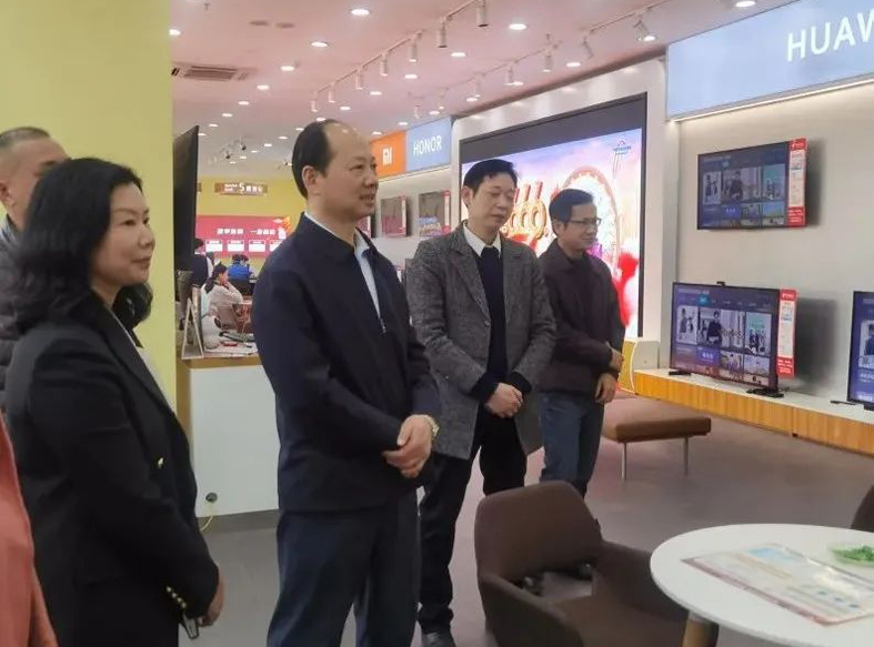 市總工會(huì)開展戶外勞動(dòng)者服務(wù)站點(diǎn)專項(xiàng)調(diào)研，全面推進(jìn)職工服務(wù)陣地建設(shè)工作