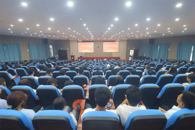 【勞模工匠進(jìn)校園】弘揚勞模精神 點亮青春夢想