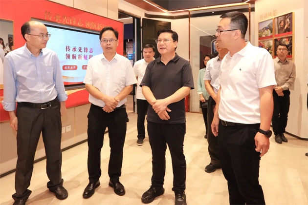 管理年在梧州市溝通交流工作時(shí)強(qiáng)調(diào) 總結(jié)提煉產(chǎn)改工作經(jīng)驗(yàn)做法 不斷促進(jìn)產(chǎn)業(yè)工人成長成才