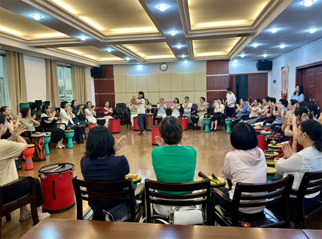 梧州市總工會女職工委員會開展“黨旗領航聚合力，情暖巾幗綻芳華” 主題活動