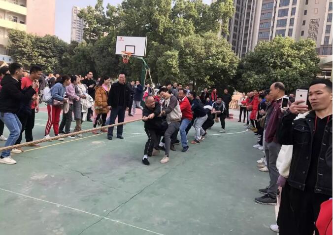 龍圩區(qū)總工會(huì)開(kāi)展“慶元旦、迎春節(jié)”職工趣味體育活動(dòng)