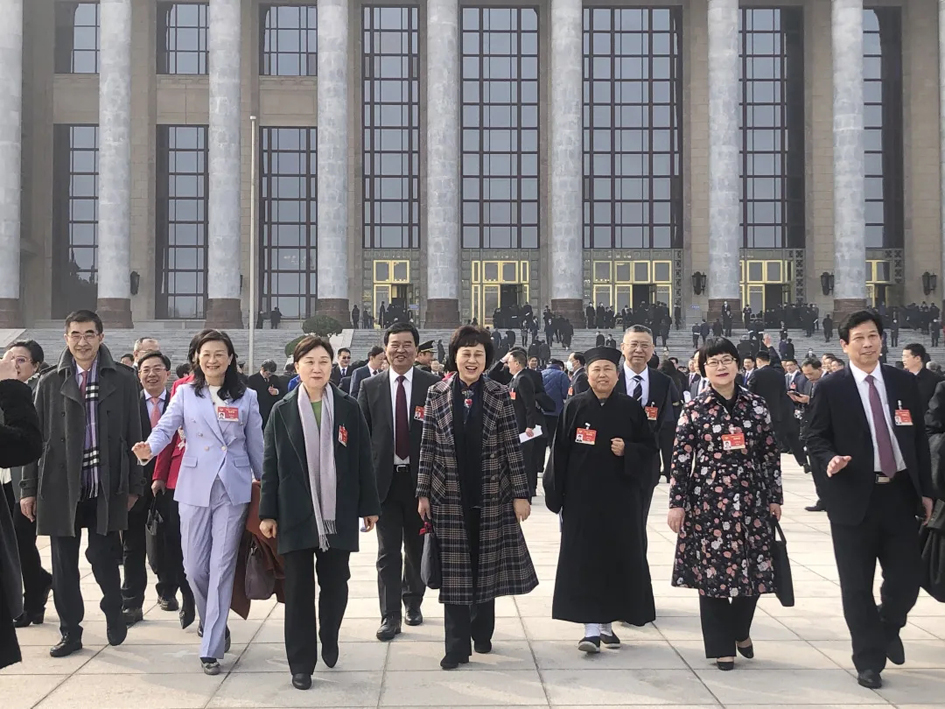 評職稱、漲工資……@技術(shù)工人，代表委員正在為你發(fā)聲！