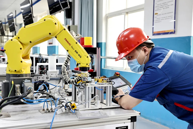 每人每年補(bǔ)貼標(biāo)準(zhǔn)5000元以上！我區(qū)全面推行企業(yè)新型學(xué)徒制