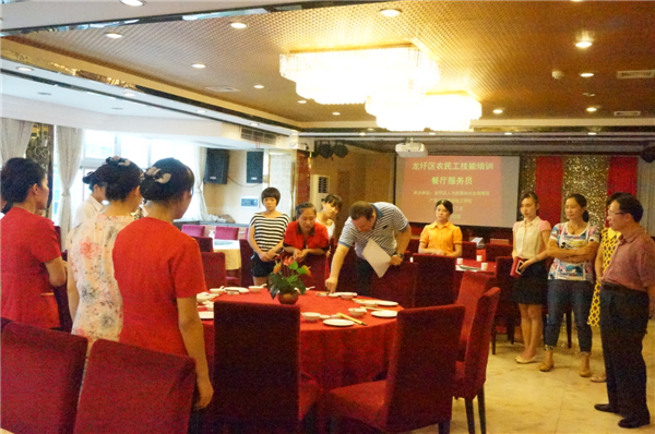 龍圩區(qū)開展農(nóng)民工技能培訓活動