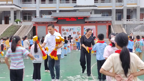 蒙山縣總工會(huì)開展“情暖六一·筑夢(mèng)未來”公益助學(xué)主題活動(dòng)